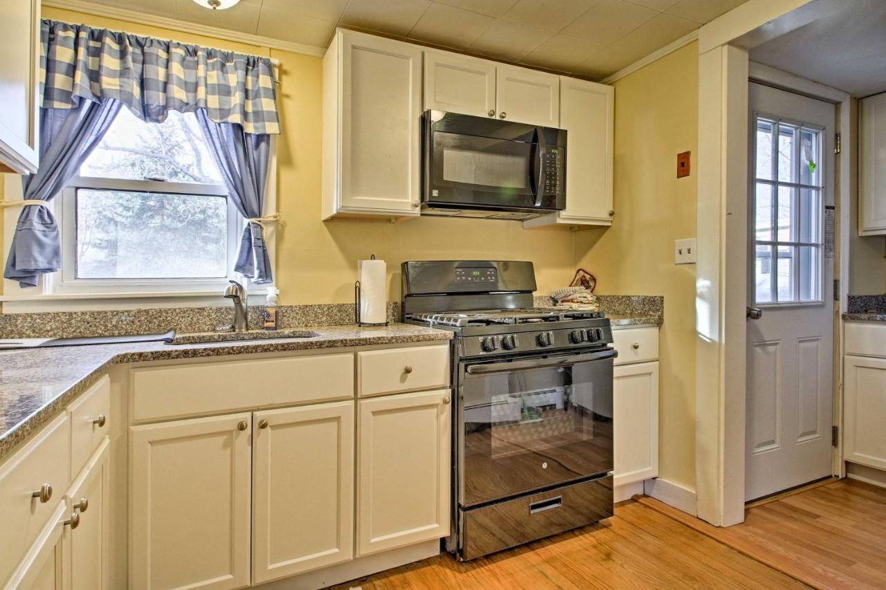 Cozy Buzzards Bay Home Steps To Cape Cod Canal! Борн Екстериор снимка